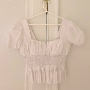 TRENDY & CUTE WHITE TOP SIZE SMALL FROM REVOLVE - be pretty, be chic, be you🤍🕊